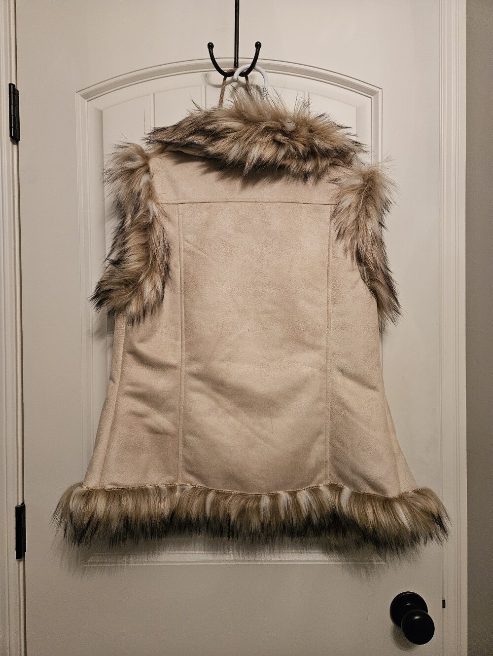Tasha Polizzi Beige Faux Fur-Trim Vest Jacket - Picture 2 of 2